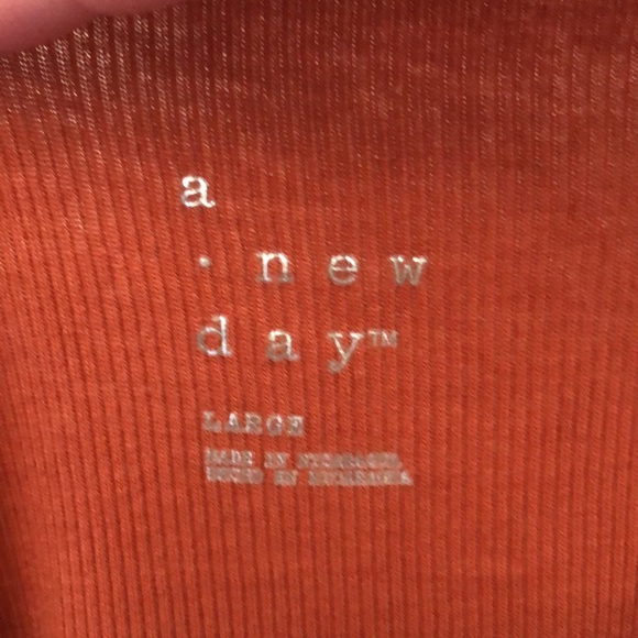 A New Day Orange ribbed long sleeve - Picture 2 of 4